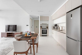 Silkhaus 1BDR with Private Beach Marina Vista